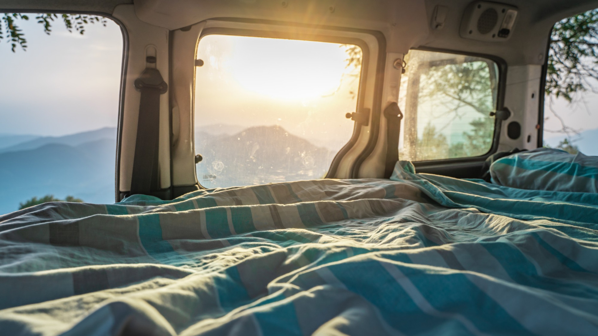 Pourquoi choisir un matelas en latex naturel sur mesure pour optimiser le confort dans un van aménagé ?